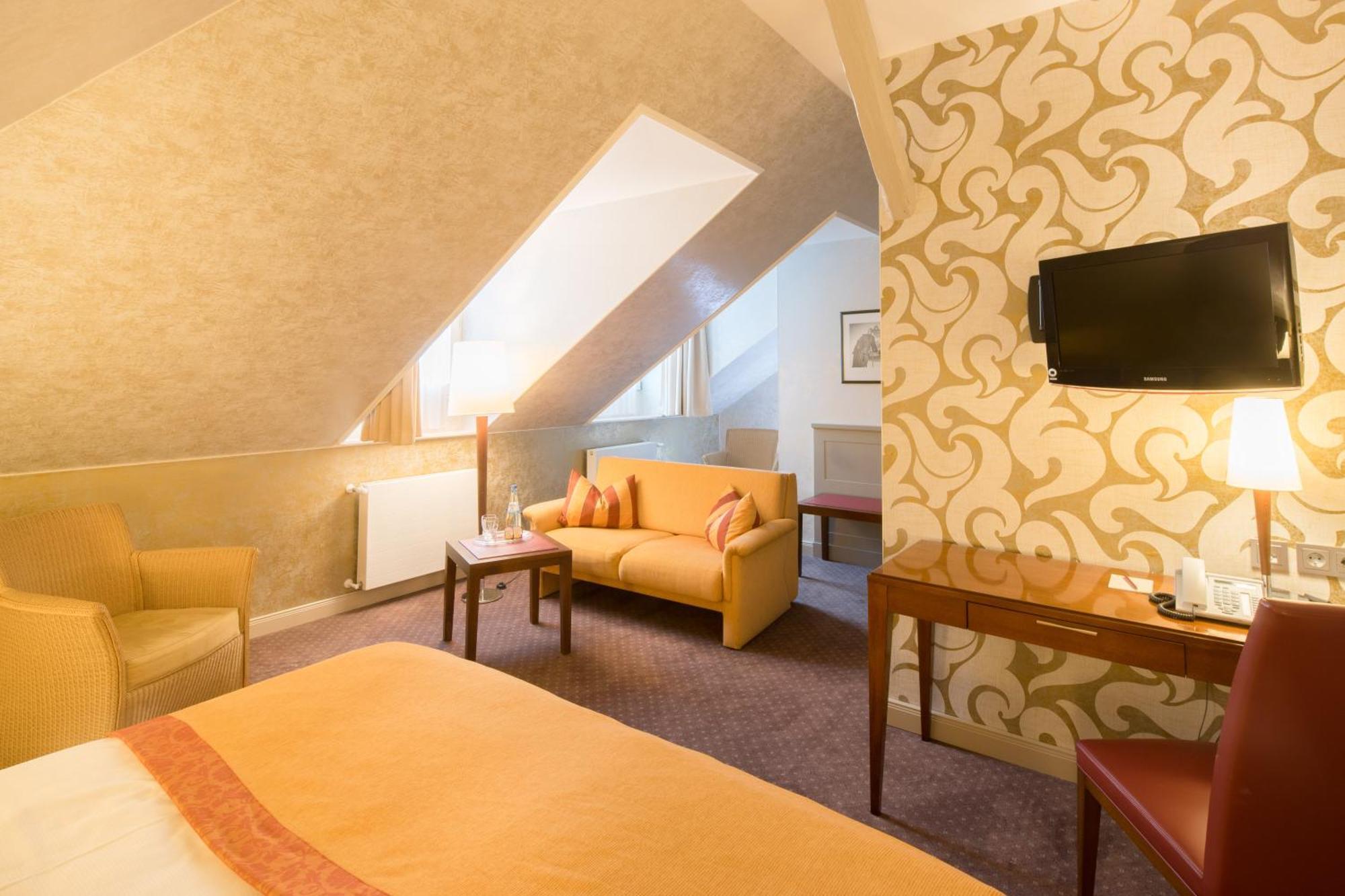 Parkhotel Gueldene Berge Weissenfels Exterior photo