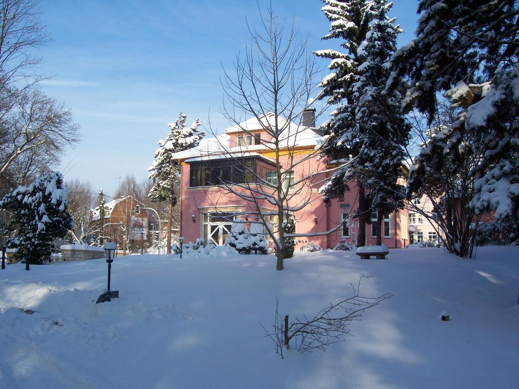 Parkhotel Gueldene Berge Weissenfels Exterior photo